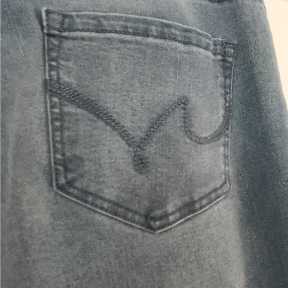 DG2 Diane Gilman Stretch Boot Cut Faded Jeans 10P - Picture 6 of 6